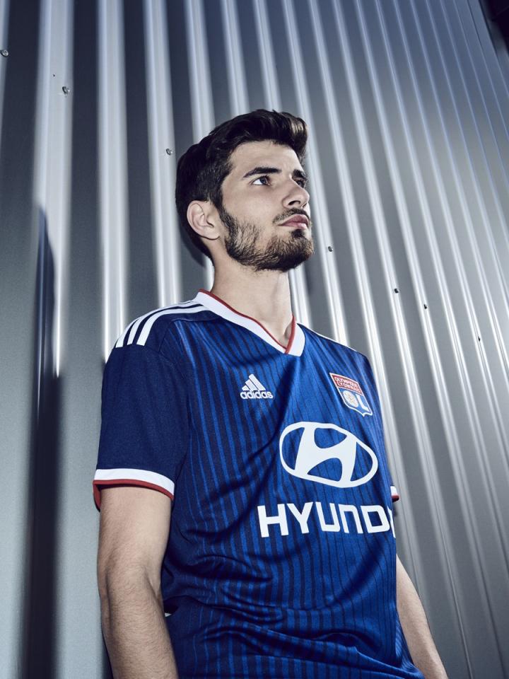 九游网页版入口-关于巴黎圣日耳曼内部会议纪要流出——清晨调整名单，荷甲使命明确，球队文化再被提及的信息